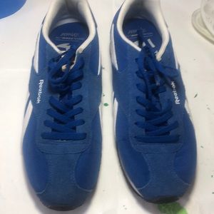 Reebok shoes size 9 women.